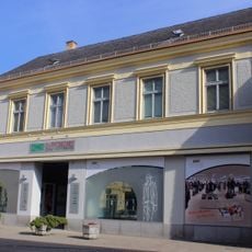 Wohn- und Geschäftshaus