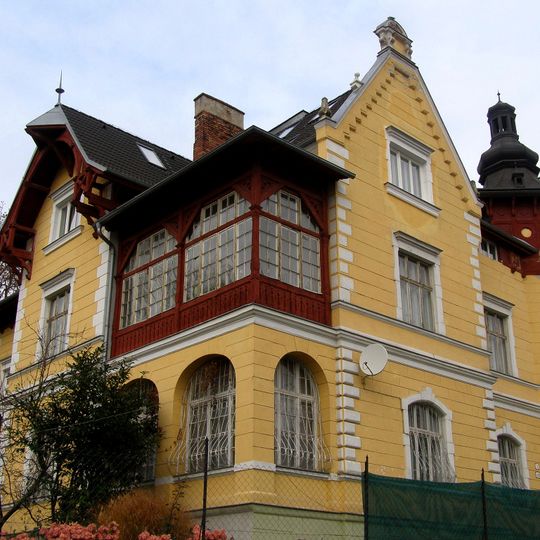 Nájomný dom so záhradou, dom bytový