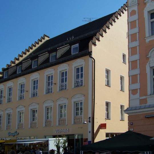 Theresienplatz 11