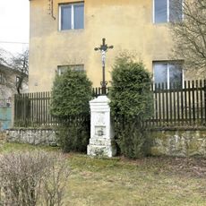 Kříž u domu čp. 24 v Podlešíně