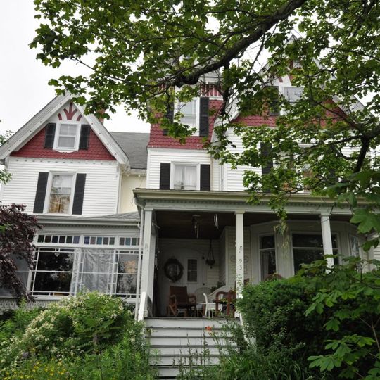 Everett Wallace House