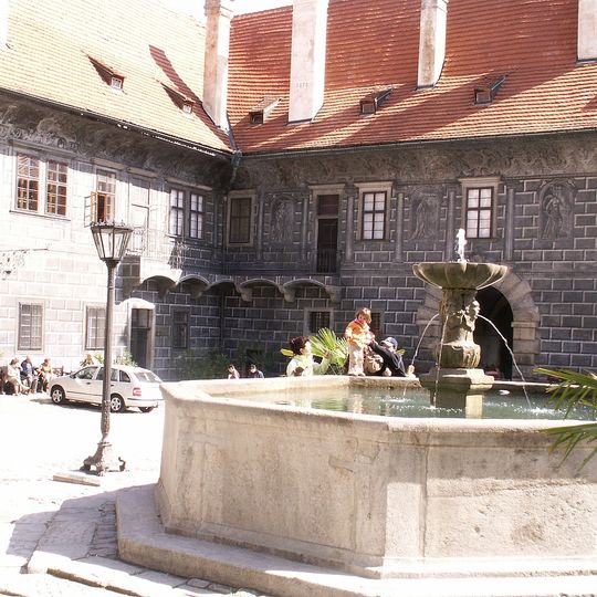 Kašna na 2.nádvoří zámku Český Krumlov