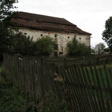 Granary in Měcholupy
