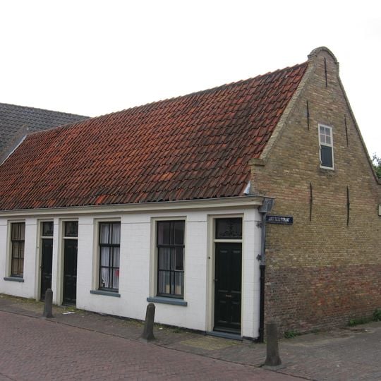 Eenvoudig pand onder zadeldak