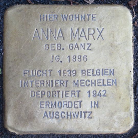 Stolperstein en memoria de Anna Marx