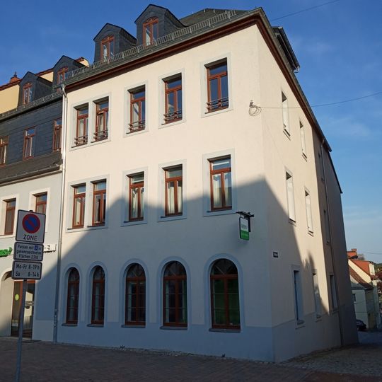 Wohnhaus in geschlossener Bebauung und Ecklage Rathausgasse 1