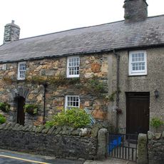 Ty Mawr, Ffordd Castell (Castle Street) (Se Side)