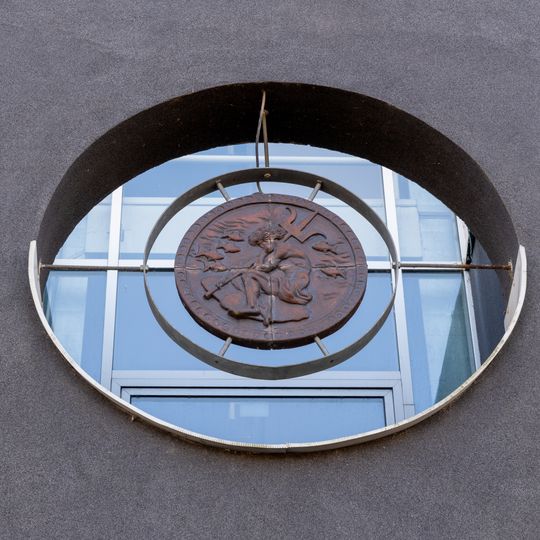 Relief at nábřeží Závodu míru 2739