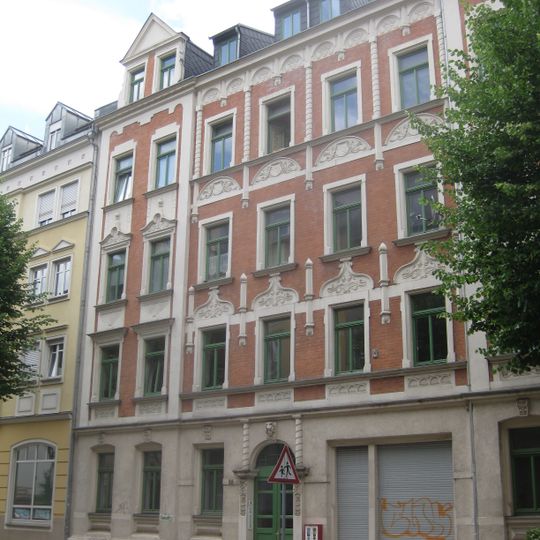 Mietshaus in geschlossener Bebauung Zietenstraße 55