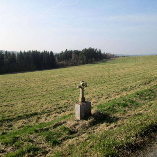 Kříž západně od Racova