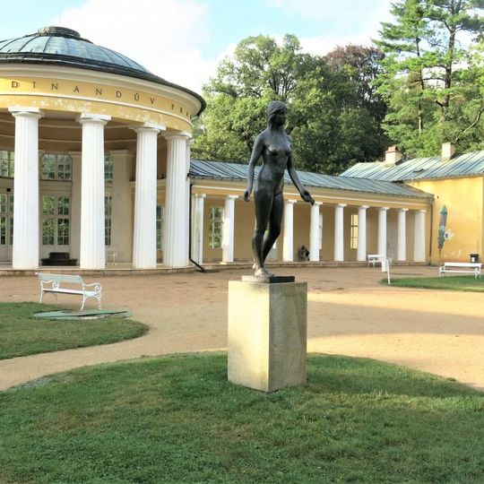 Socha Jaro u Ferdinandova pramene v Mariánských Lázních