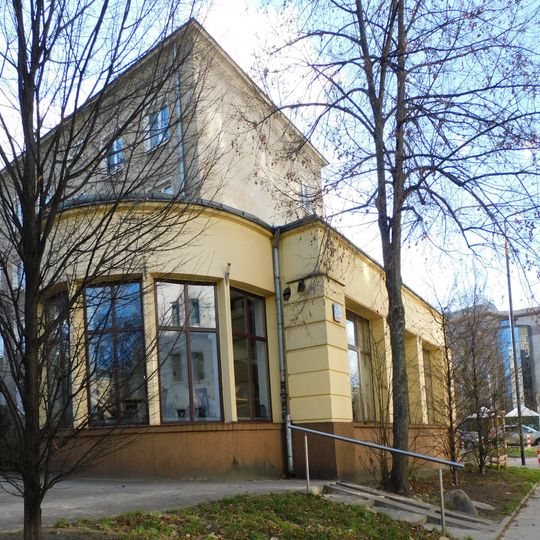 Blok przy ulicy Elektoralnej 23