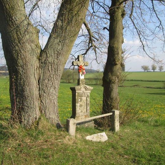 Kříž západně od Častrova