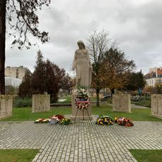 Statua
