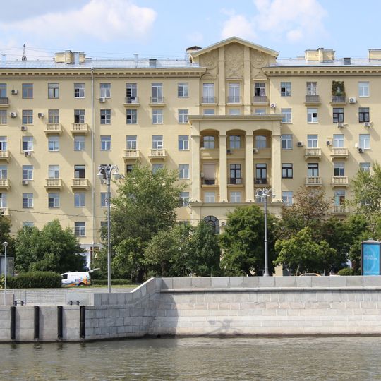 Фрунзенская набережная 8