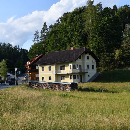 Wiesenweg 1