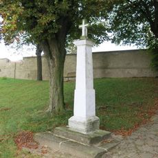 Kříž u hřbitova v Ředhošti