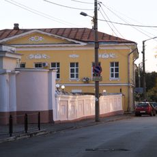 Ограда с воротами (Калуга)