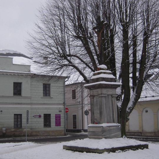 Boží muka západně od kostela Nanebevzetí Panny Marie