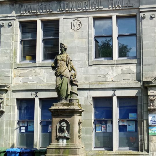 Kilbirnie, Main Street, Monument To William Walker
