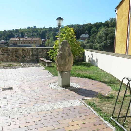 Socha Salome u kostela Stětí svatého Jana Křtitele v Kadani