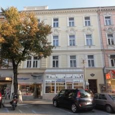 Wohn- und Geschäftshaus