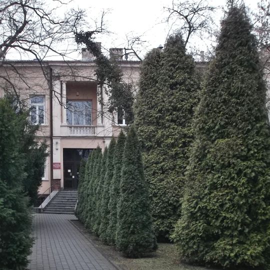 Budynek przy Al. 3 Maja 8