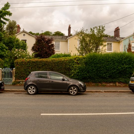 30-44, Plymouth Road