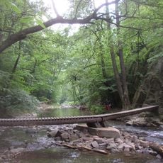 Lávka pod Skryjským vodopádem