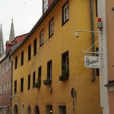 Wohn- und Geschäftshaus