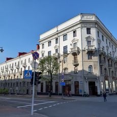 Niezaliežnasci Avenue, 19