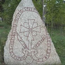 Upplands runinskrifter 768