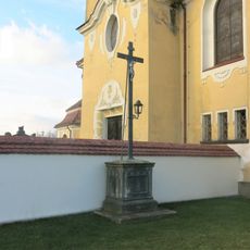 Kříž u hřbitova v Raspenavě