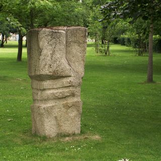 Stone sculpture (Yasuo Mizui)