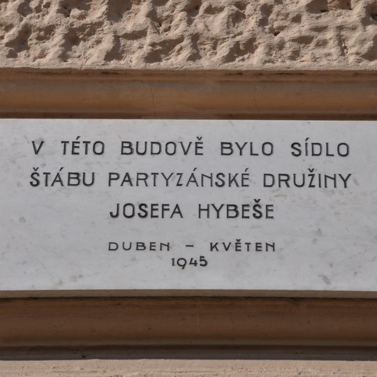 Pamětní deska partyzánské družiny Josefa Hybeše