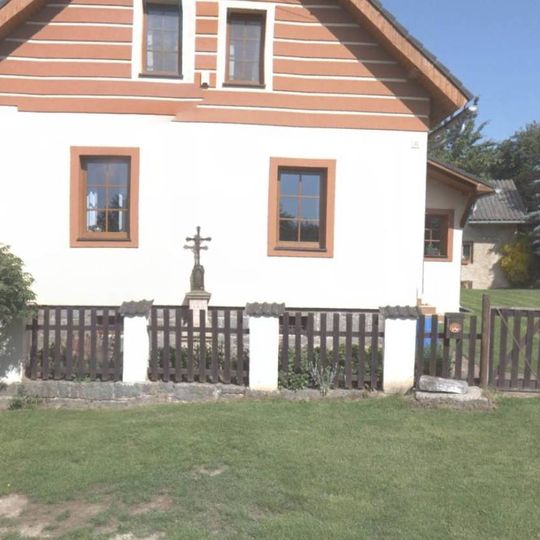 Kříž u čp. 35 v Malměřicích