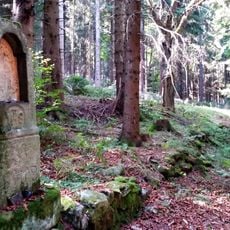 Boží muka v zaniklé Klepné