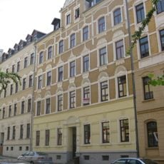 Mietshaus in geschlossener Bebauung Ludwig-Kirsch-Straße 30