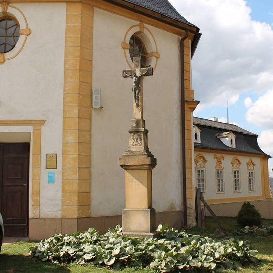 Kříž v Jaroměřicích u fary