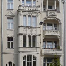 Mietshaus Uhlandstraße 152