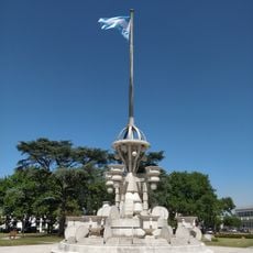 Mástil de la Plaza General José Arias