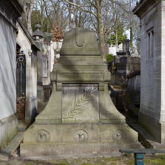 Grave of Beauvais-Dujardin