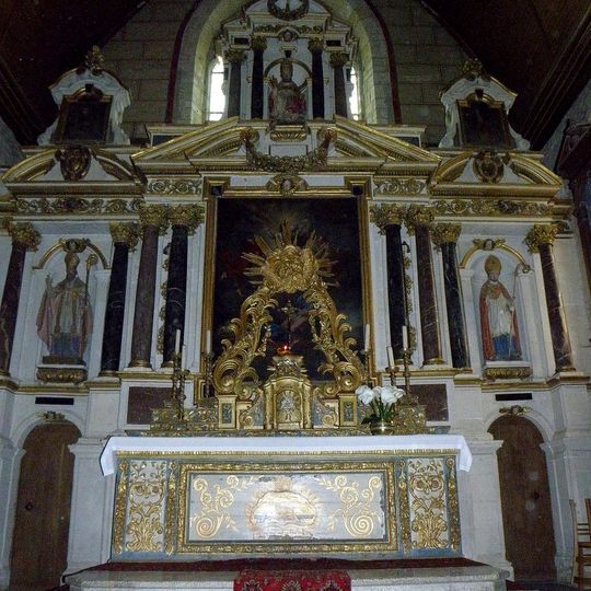 Maître-autel de l'église Saint-Pierre de Visseiche