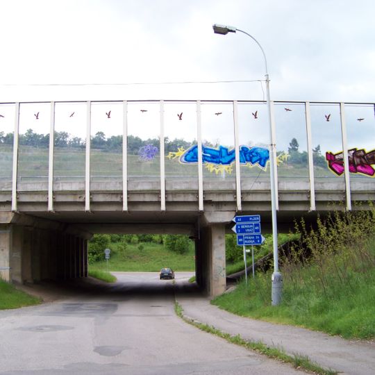 Most dálnice D5 přes silnici do Jánské