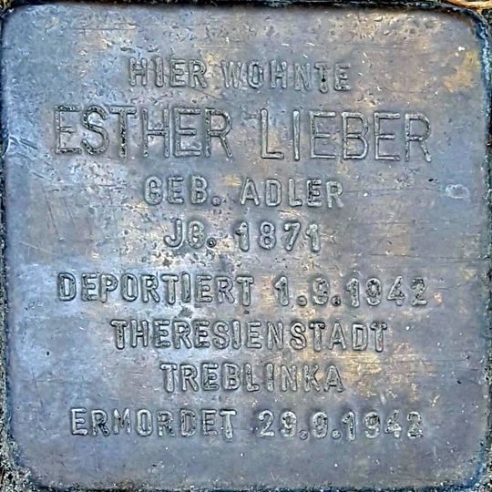 Stolperstein en memoria de Esther Lieber