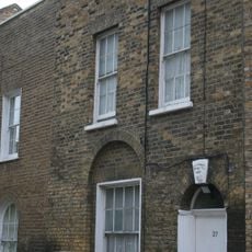 27, White Horse Lane E1