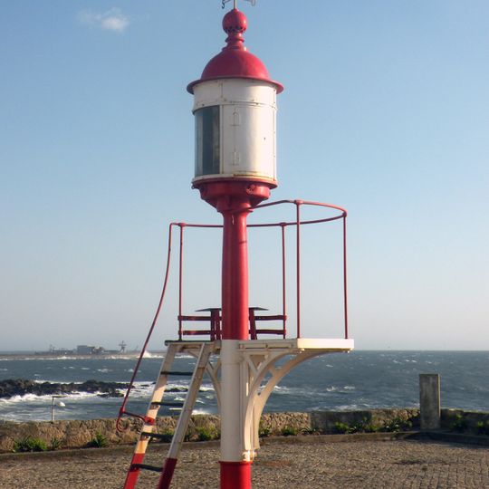 Três Bicos Lighthouse