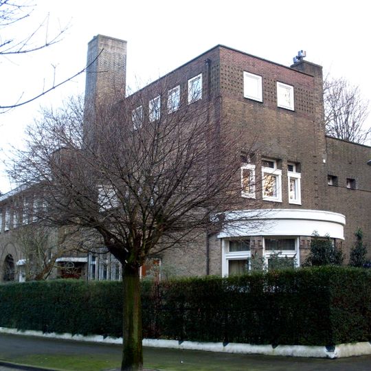 Albert Hahnplantsoen 25-27