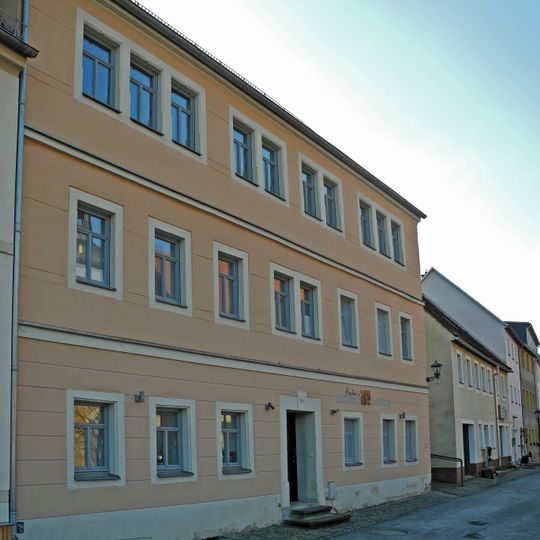Wohnhaus in geschlossener Bebauung Mittelstraße 6