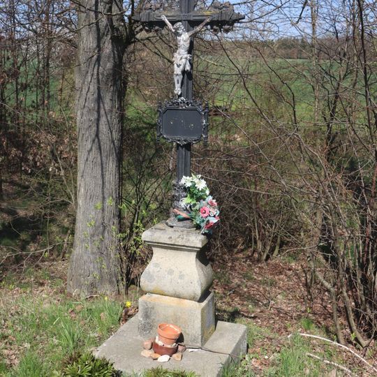 Kříž na severním okraji Dědic